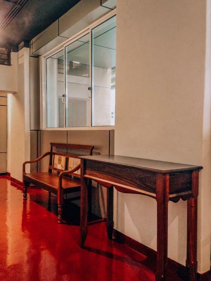 The Metro Pod - Backpackers A/C Dormitory Kochi ภายนอก รูปภาพ